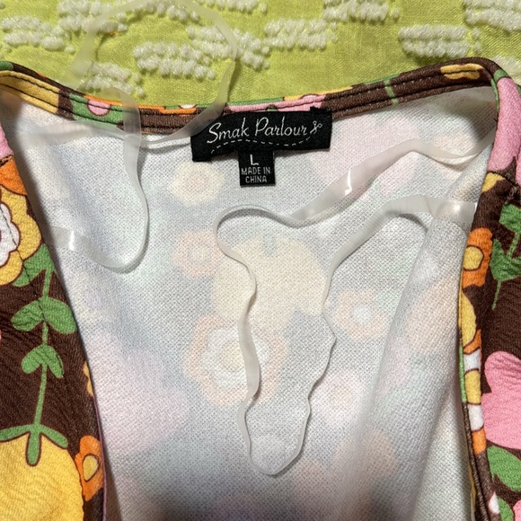 Unique Vintage Smak Parlor vintage inspired crop top. - Picture 4 of 10